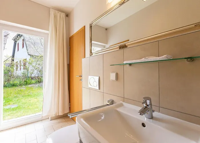 Strandleben - Galerie Nummer 13 * Ahrenshoop